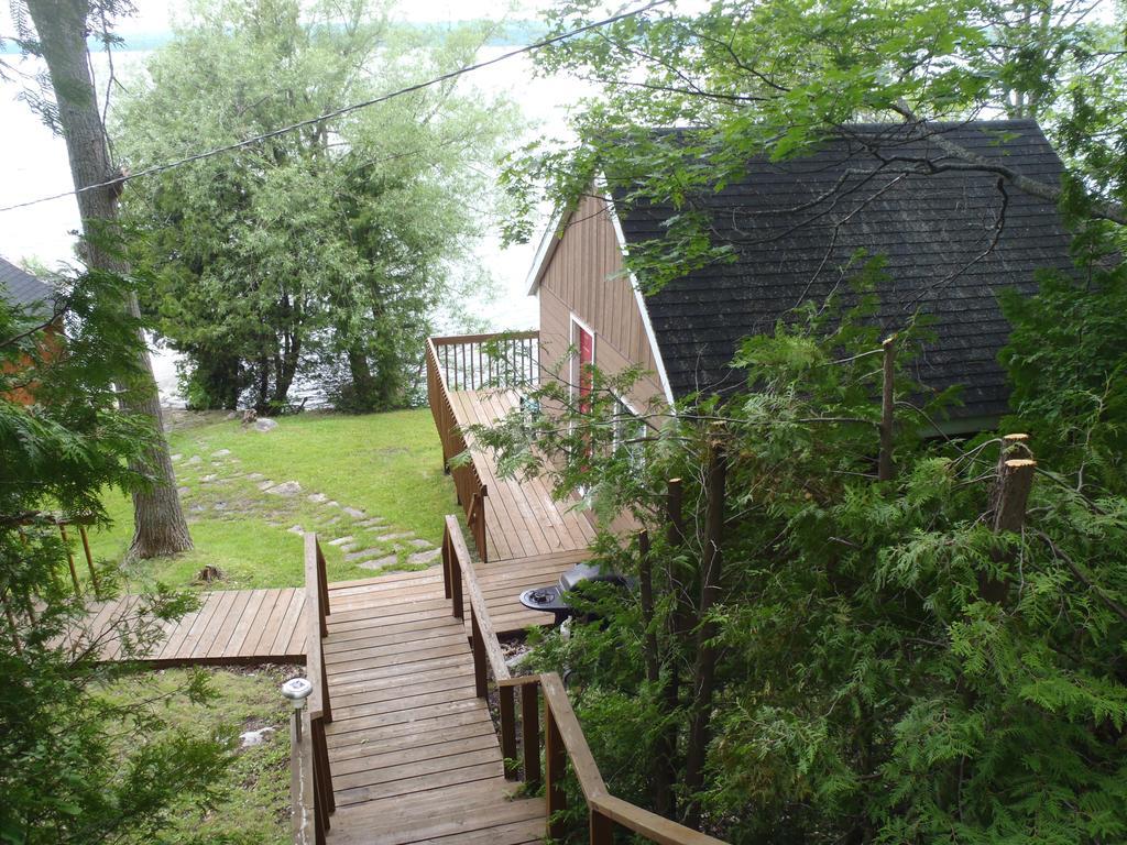 Red Lodge Resort Little Current Quarto foto