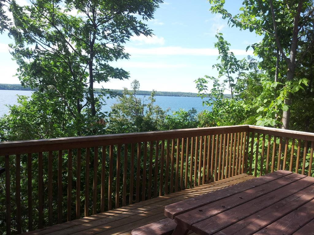 Red Lodge Resort Little Current Quarto foto
