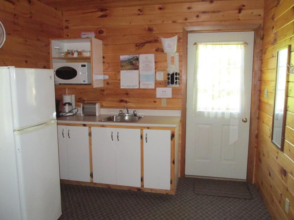 Red Lodge Resort Little Current Quarto foto