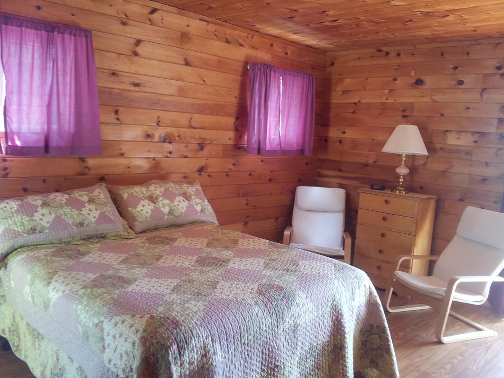 Red Lodge Resort Little Current Quarto foto