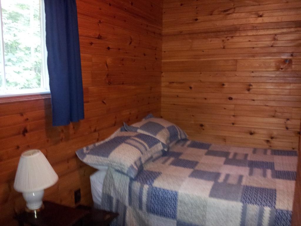 Red Lodge Resort Little Current Quarto foto