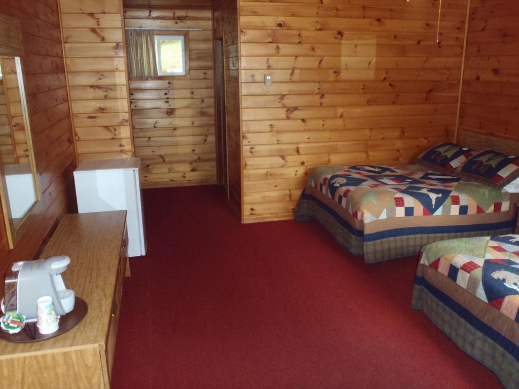 Red Lodge Resort Little Current Quarto foto