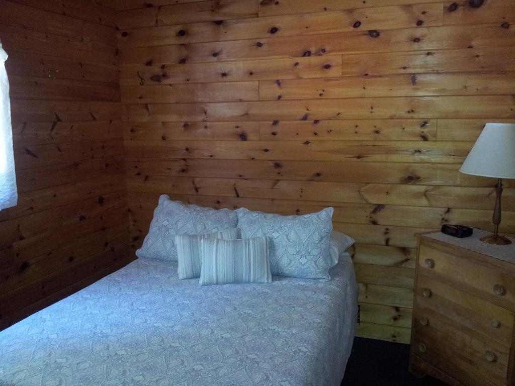Red Lodge Resort Little Current Quarto foto